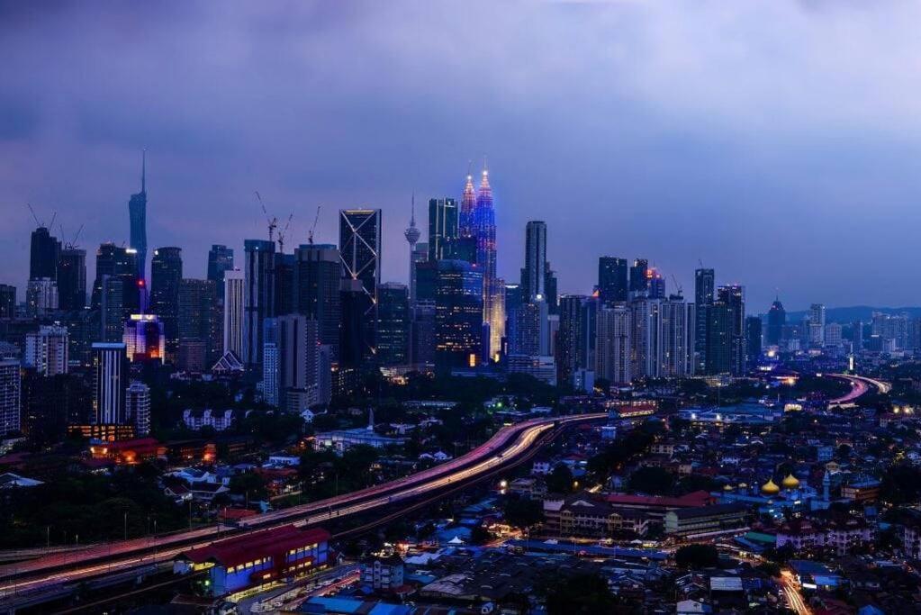 10Mins To Klcc W Lrt+Mall+Netflix Muji Urban Kuala Lumpur Exterior photo
